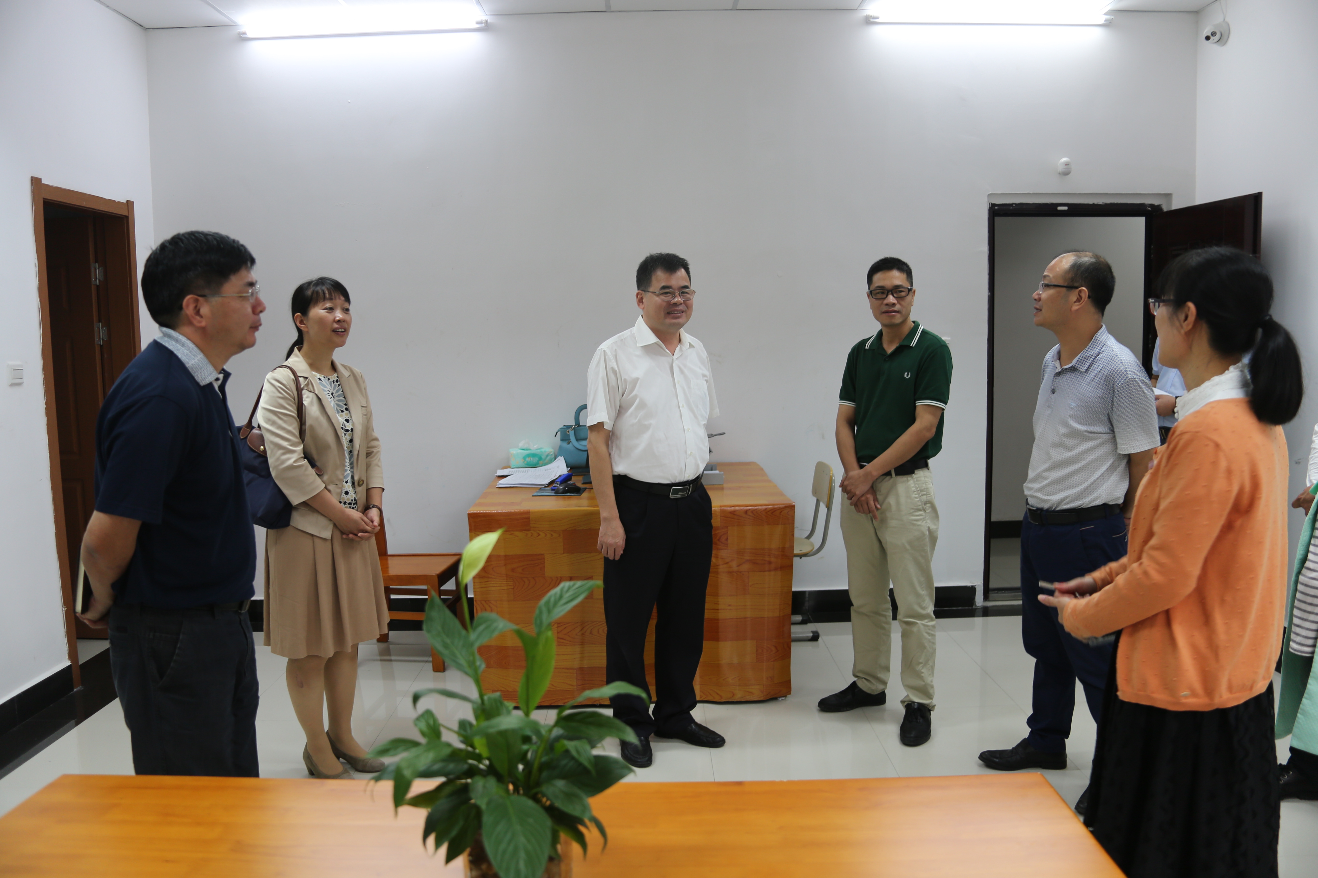 省委办公厅文电审办调研组莅临我校调研